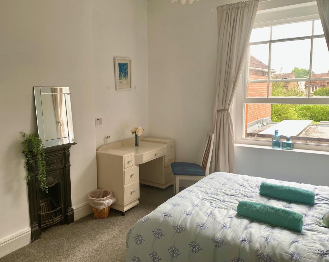 The Dragonfly Bnb, Glastonbury Luaran gambar