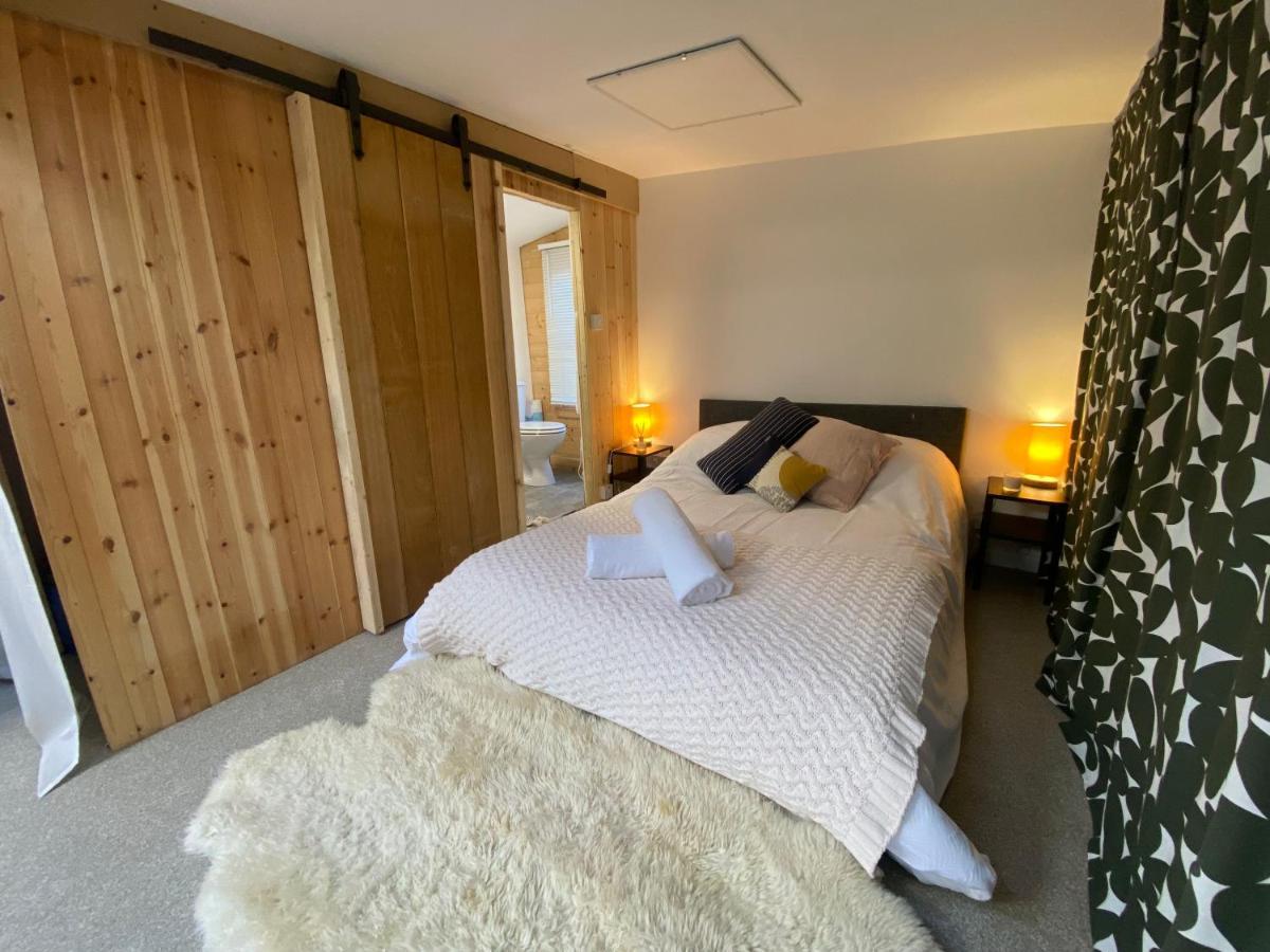 The Dragonfly Bnb, Glastonbury Luaran gambar